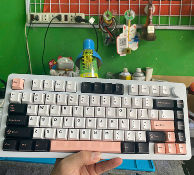 Bàn Phím LEOBOG HI8 SE TRẮNG - 3 Mode Kết Nối - PIN 8K
